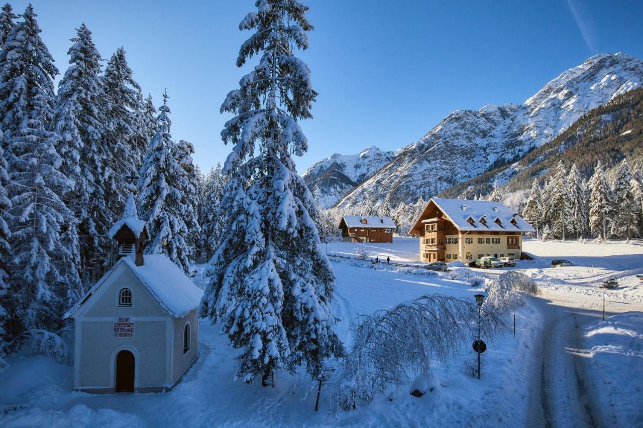 Natura Boutique Chalet Wellness Spa Dobbiaco Exterior photo